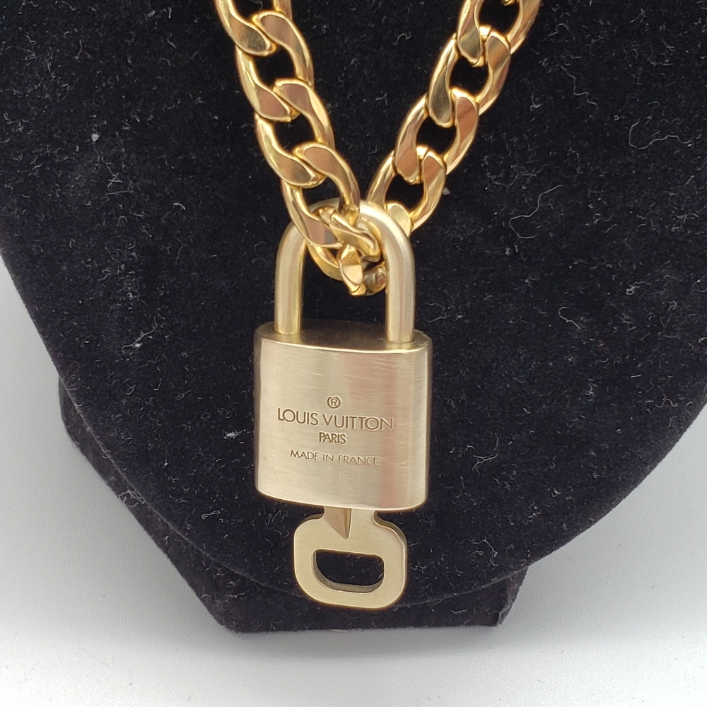 Louis Vuitton Gold Padlock W/ Unbranded Stainless Steel Gold Plated Cuban Chain - Picture 5 of 5